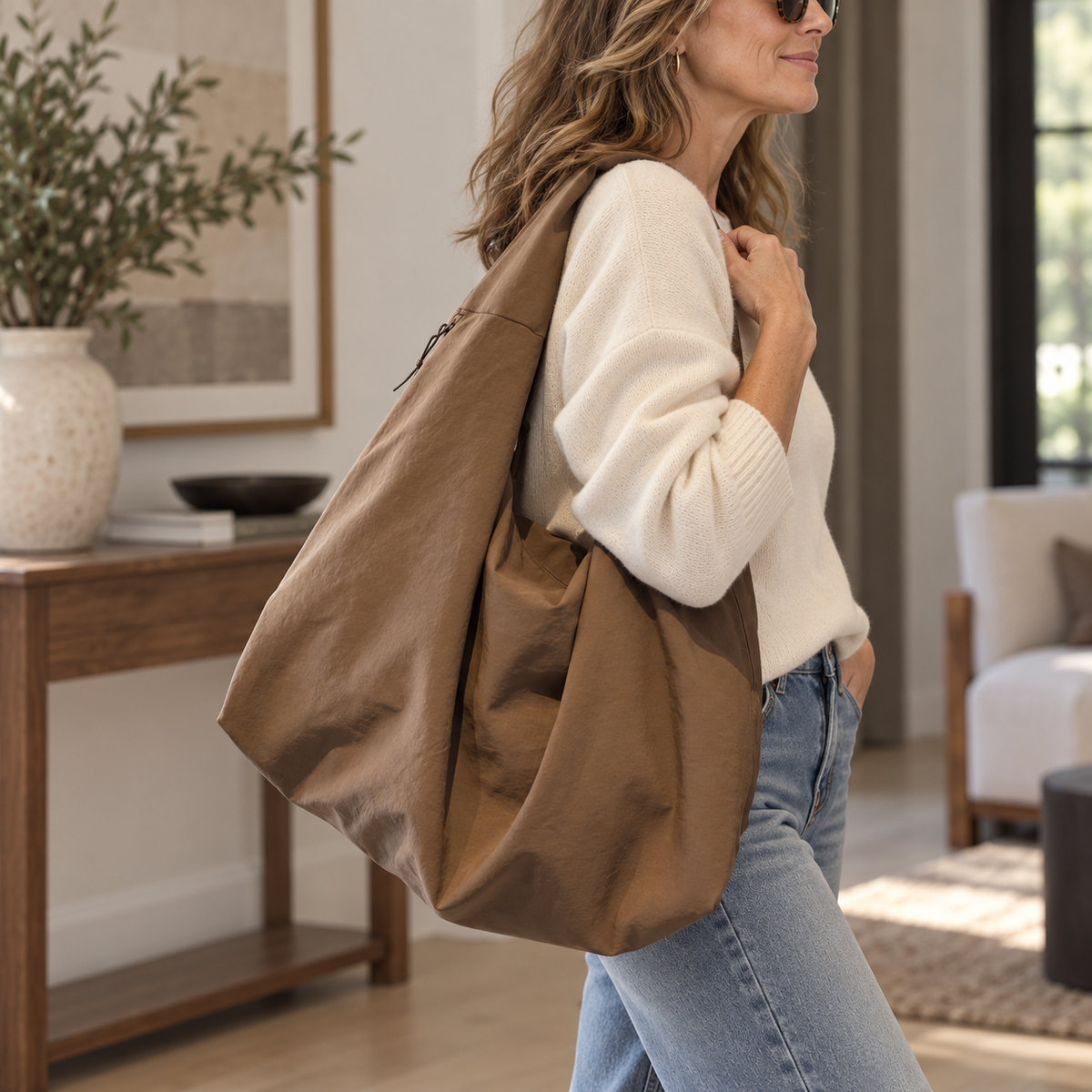 Geometric Crossbody Bag – Large Capacity, Multi-Pocket, Crossbody & Shoulder Strap, All-Season Commuter Bag