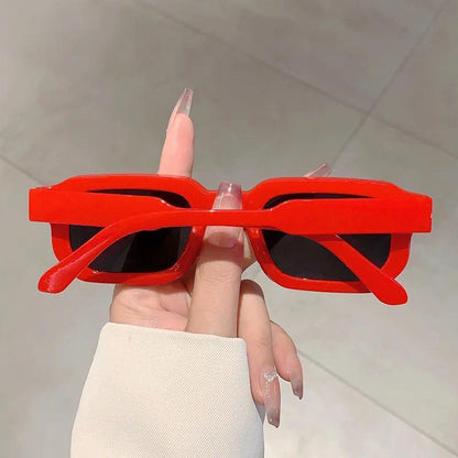 🕶️🔆 Vintage Rectangle Frame Sunglasses for Men & Women with UV400 Protection