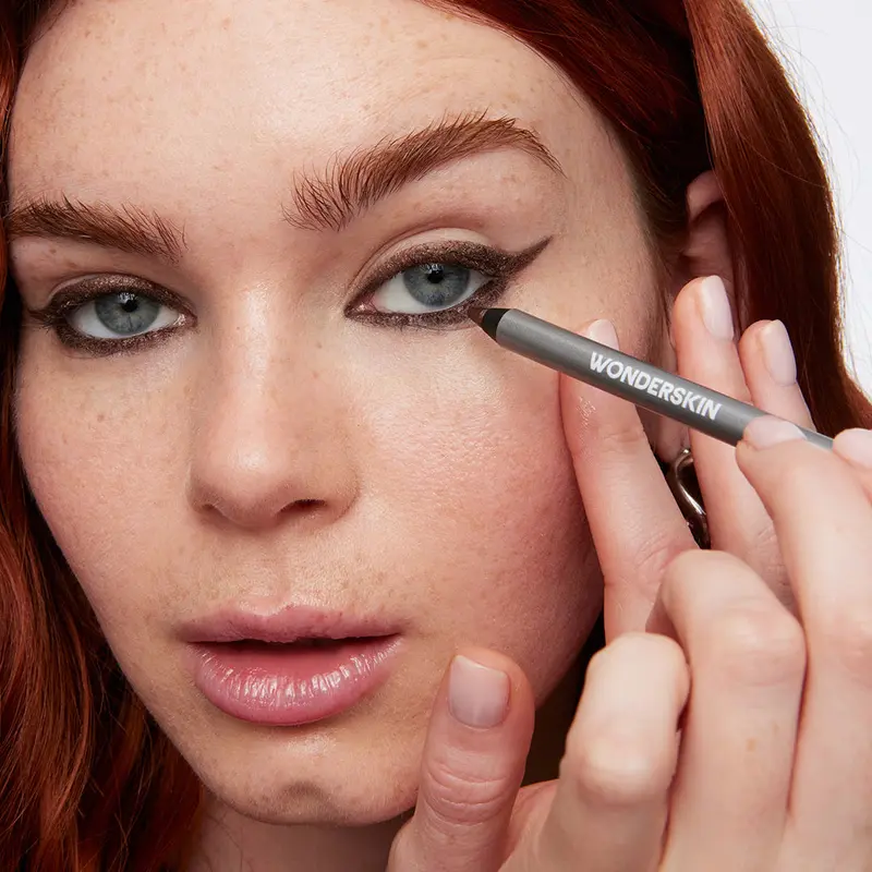 👁️ Waterproof Longwear Eyeliner – All-Day Perfect Lines ✨