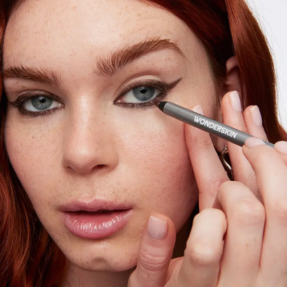 👁️ Waterproof Longwear Eyeliner – All-Day Perfect Lines ✨