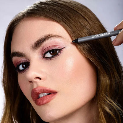 👁️ Waterproof Longwear Eyeliner – All-Day Perfect Lines ✨