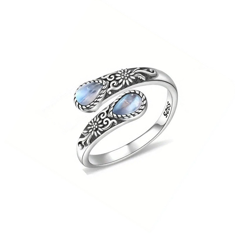 ✨ Adjustable Moonstone Ring – Vintage Floral Open Band, Soft Glow for Everyday Wear