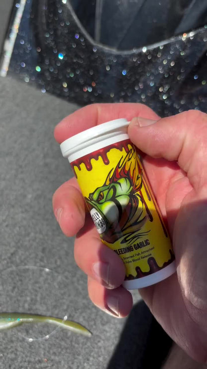 🎣 Power-Packed Fish Call Liquid – 🐟 Instant-Action Red Worm Scent